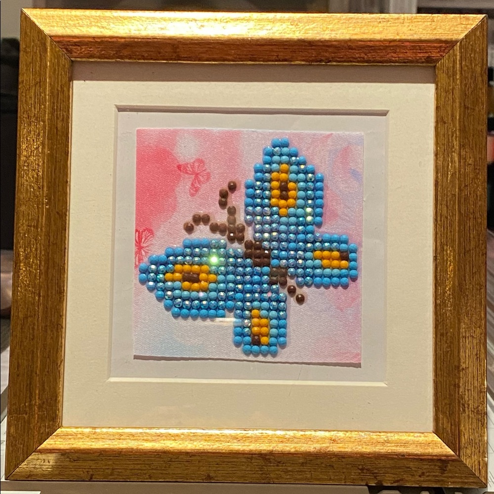 6x6 Butterfly 🦋 Sparkling Diamond Dots framed picture